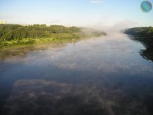 Der Fluss ist mit Schweiß bedeckt / ***