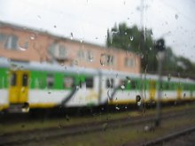 auf dem Bahnhof in der regen / ***