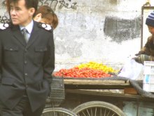 Offizier und Tomaten / ***
