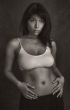  / ***