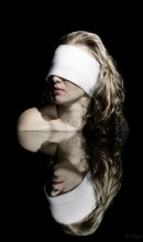 Bind mir die Augen / *****