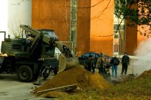 Die Mitarbeiter der ein Messer und ein Beil / ***