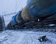 Farbe Schlaf Flagge, stand in der Nähe der Eisenbahn / ***