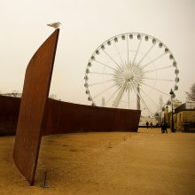 ... Ein Karussell ... / Paris. Richard Serra &quot;Clara-Clara&quot;  
http://artinvestment.ru/news/exhibitions/20081009_man_of_steel.html