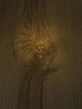 Wooden Face / Tief in der Maserung