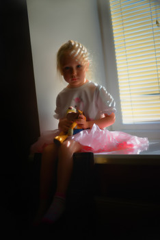 Das Mädchen mit dem Hund. / ***