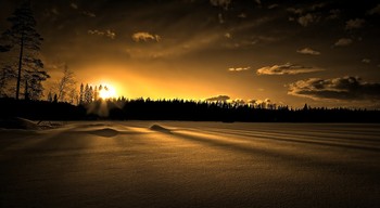 Snowshine / A wonderful wintertime sunset scene from the artic circle