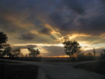 Herbst-Sonnenuntergang / ***