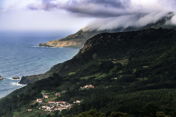 Paisaje Gallego / Vistas y aldea de San Andrés de Teixido