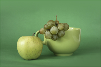 Still life in green ... / ***