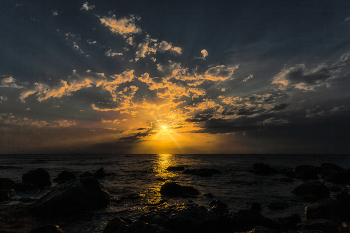 Abendstimmung am Meer / ***