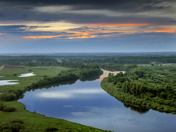 The River / ***