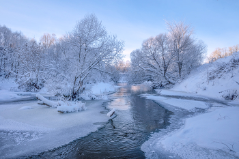 Winter river / ***