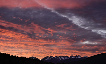 Sonnenuntergang in den Bergen / ...