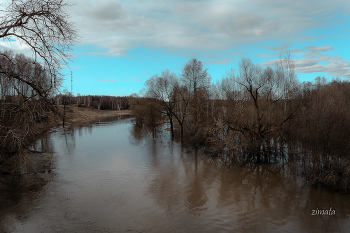 Spring flood / ***