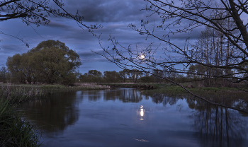 Abend auf dem Fluss / ***