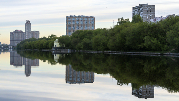 Morgen auf dem Fluss / ***