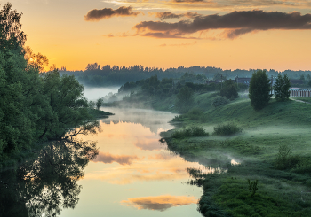 Nebel über dem Fluss / ***