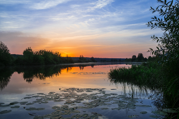 Herbst Morgengrauen. / ***