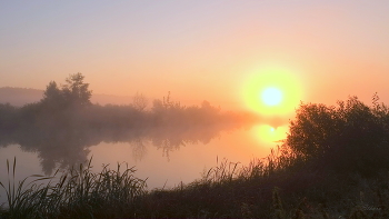 Herbst Morgengrauen. / ***