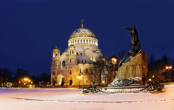 Kronstadt Marine-Kathedrale / ***