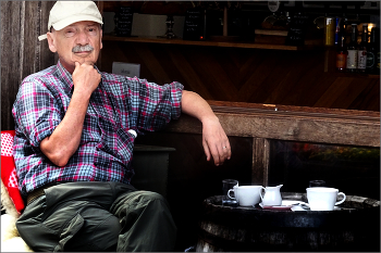 Kaffee am Morgen ... / ***