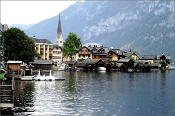 Walk to Hallstatt - Austria / ***