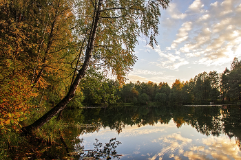 Oktober / ***