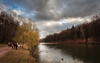 Im Herbst des Parks ... / ***