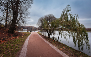 Im Herbst des Parks ... / ***