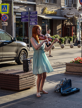Street Life / ***