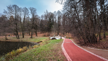 Im Herbst des Parks ... / ***