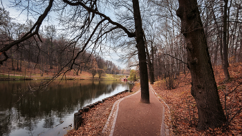 Im Herbst des Parks ... / ***