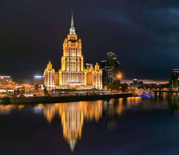 Night Moscow / ***