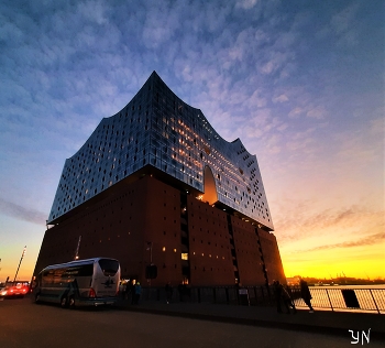 Elbphilarmonie Hamburg / ***