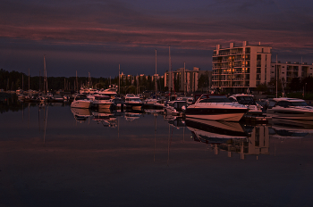 Gruß der Morgendämmerung / ***