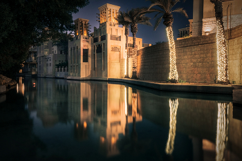 Souk Madinat Jumeirah Channel / ***