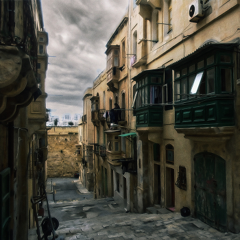 Und in unserem Hof ​​... / ***