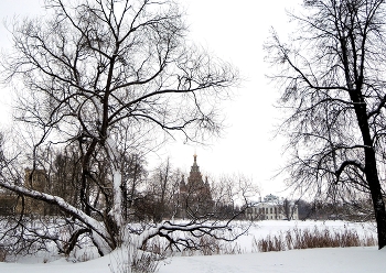 Peter und Paul Kathedrale / ***