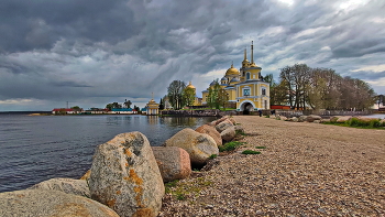 Liebfrauenkirche und St. Ruzhentsovoy. Dominica / ***