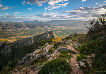 Mountain Trail / ***