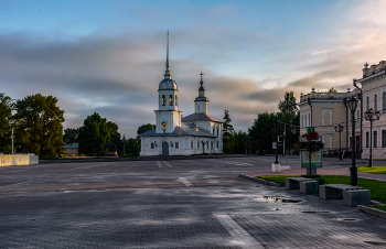 Alexander-Newski-Kirche / ***