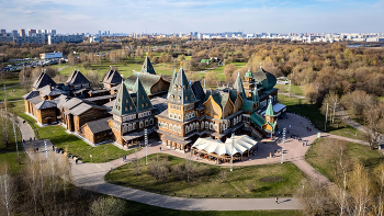 Kolomna Palace / ***