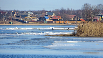 Eisgang auf der Newa / ***