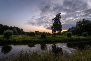 Sonnenuntergang am Fluss / ***