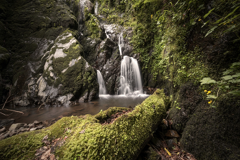 Hidden Kapnistavi Waterfall / ***
