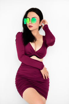  / ***