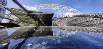 Urban Reflexion / ***