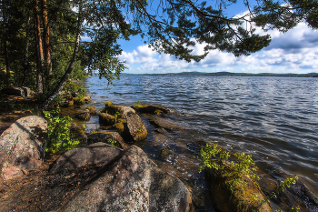 Lakefront / ***