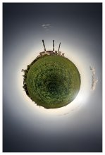 The Small Industrial Planet / ***